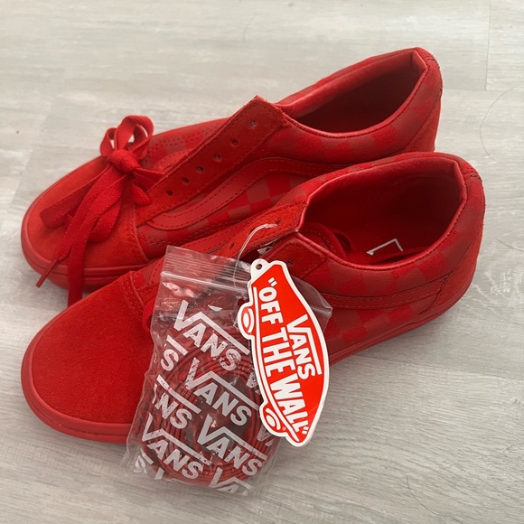 Vans - Picture 5 of 7